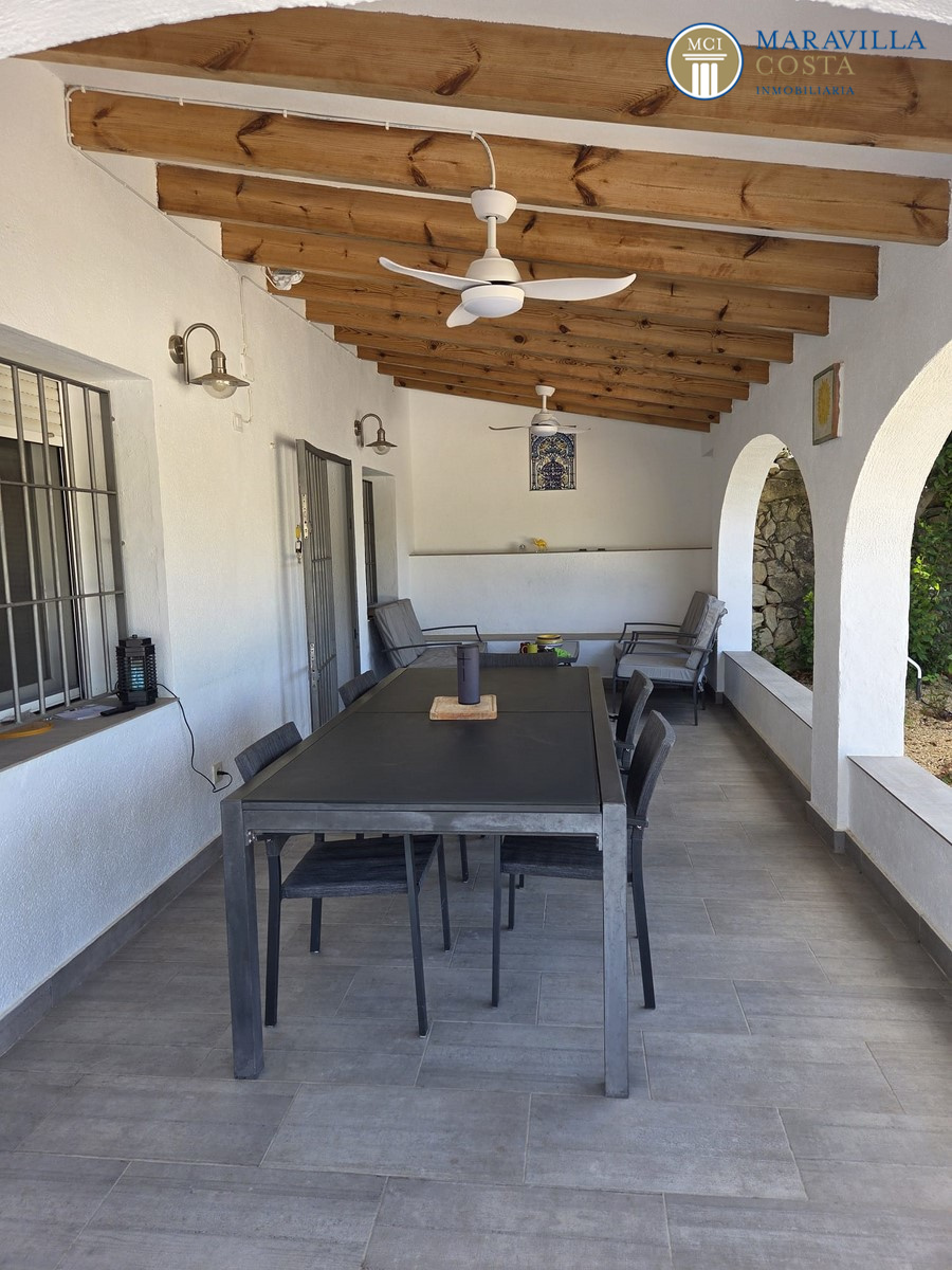 Finca zu verkaufen mit vier Schlafzimmern und Pool in der Gegend von Canor, Benissa (Alicante)