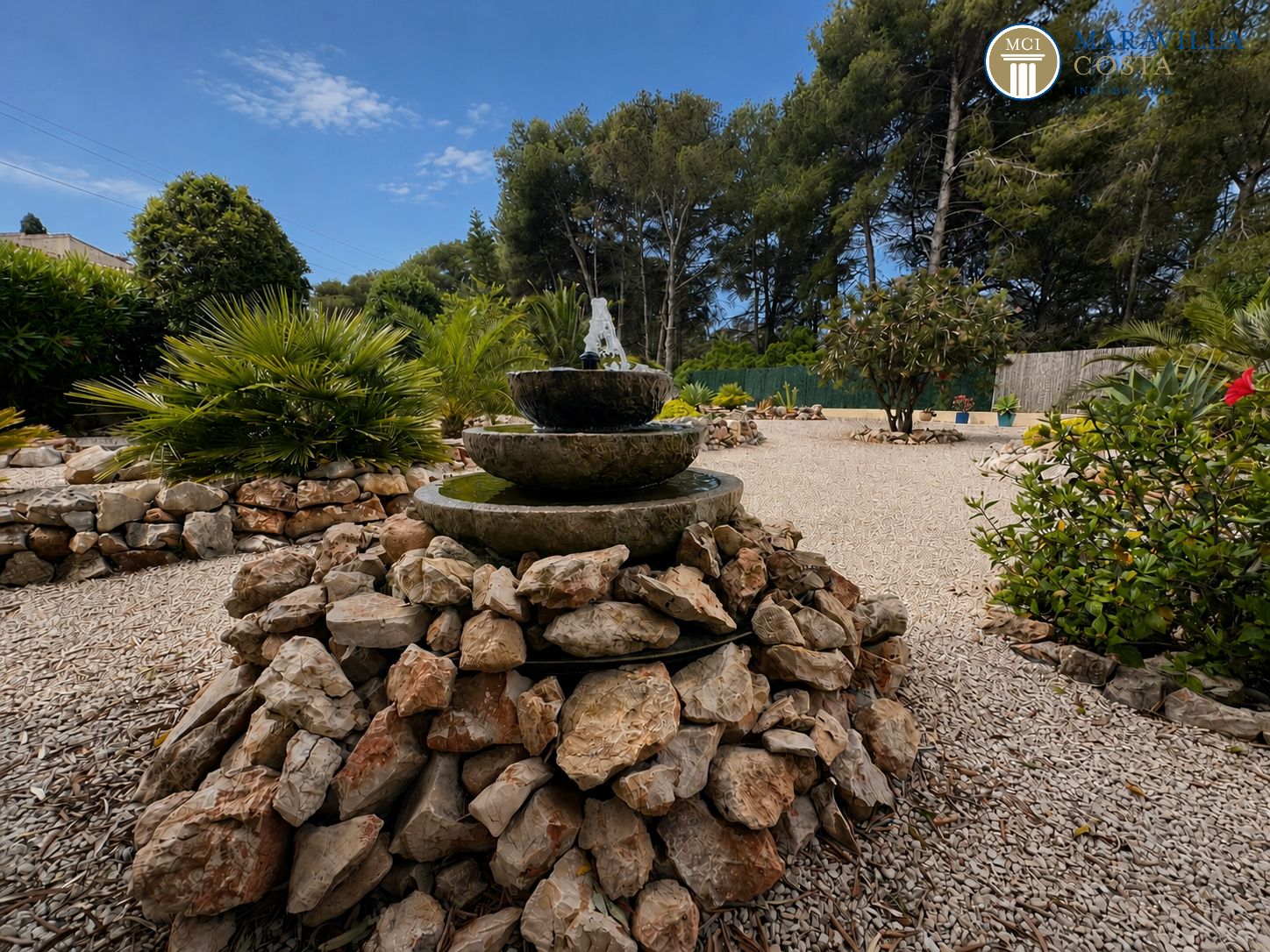 Sonniges Wohlfühlhaus mit mediterranem Garten, Pool und traumhafter Naya im Verkauf in Jávea (Alicante)