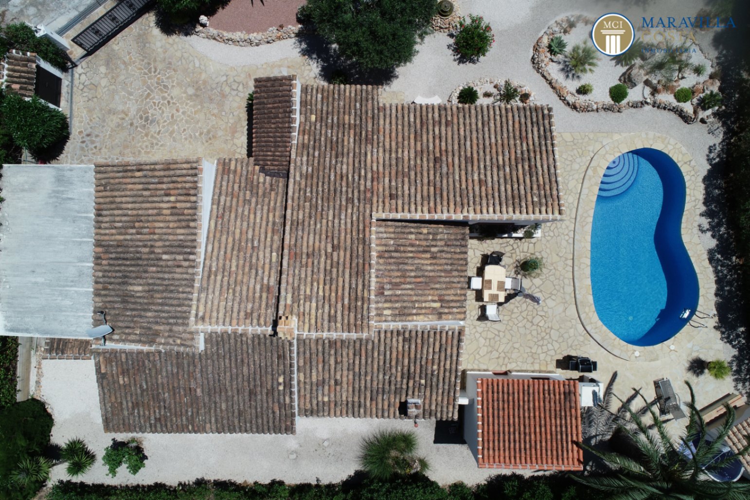 Sonniges Wohlfühlhaus mit mediterranem Garten, Pool und traumhafter Naya im Verkauf in Jávea (Alicante)