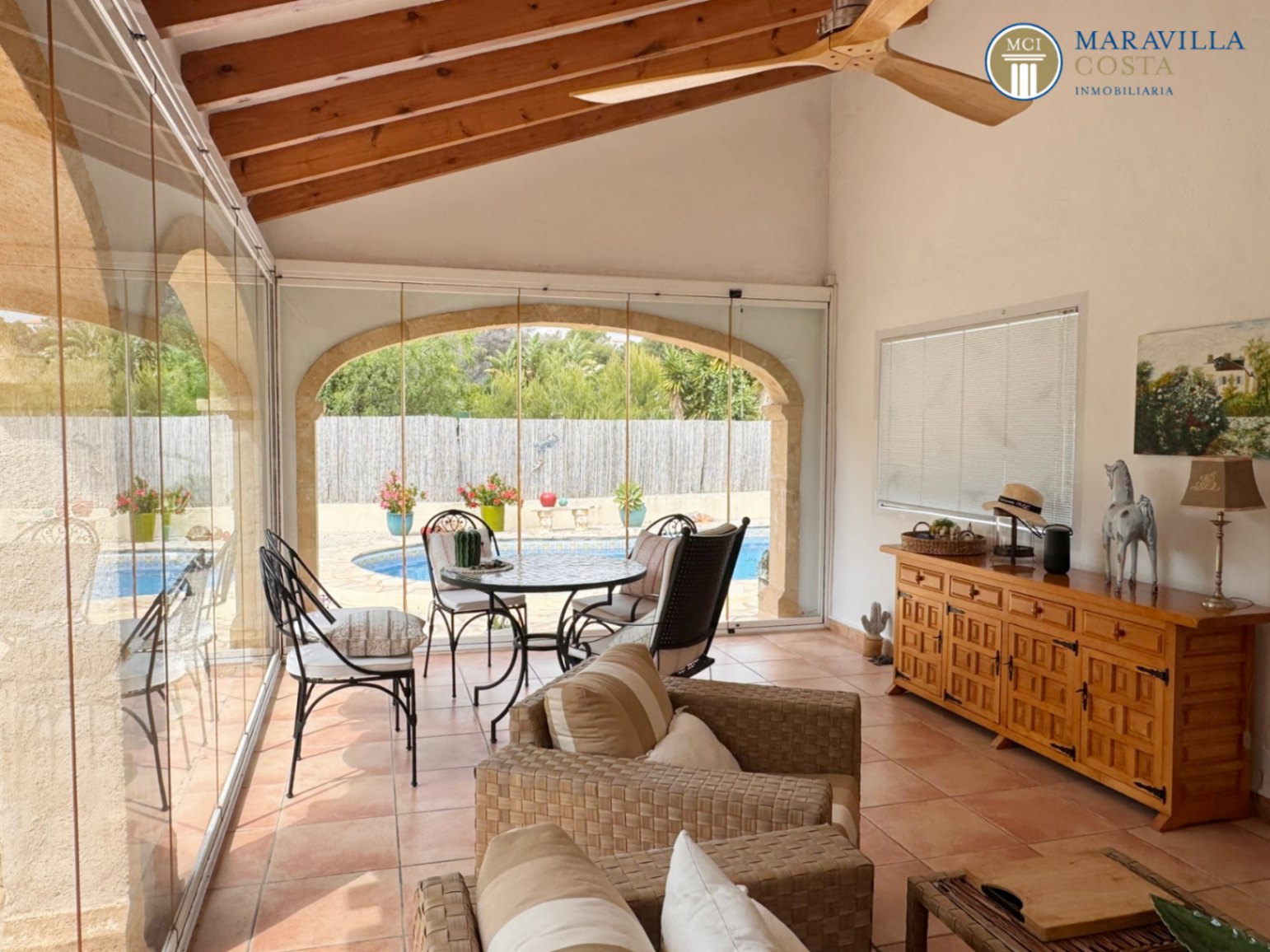 Sonniges Wohlfühlhaus mit mediterranem Garten, Pool und traumhafter Naya im Verkauf in Jávea (Alicante)