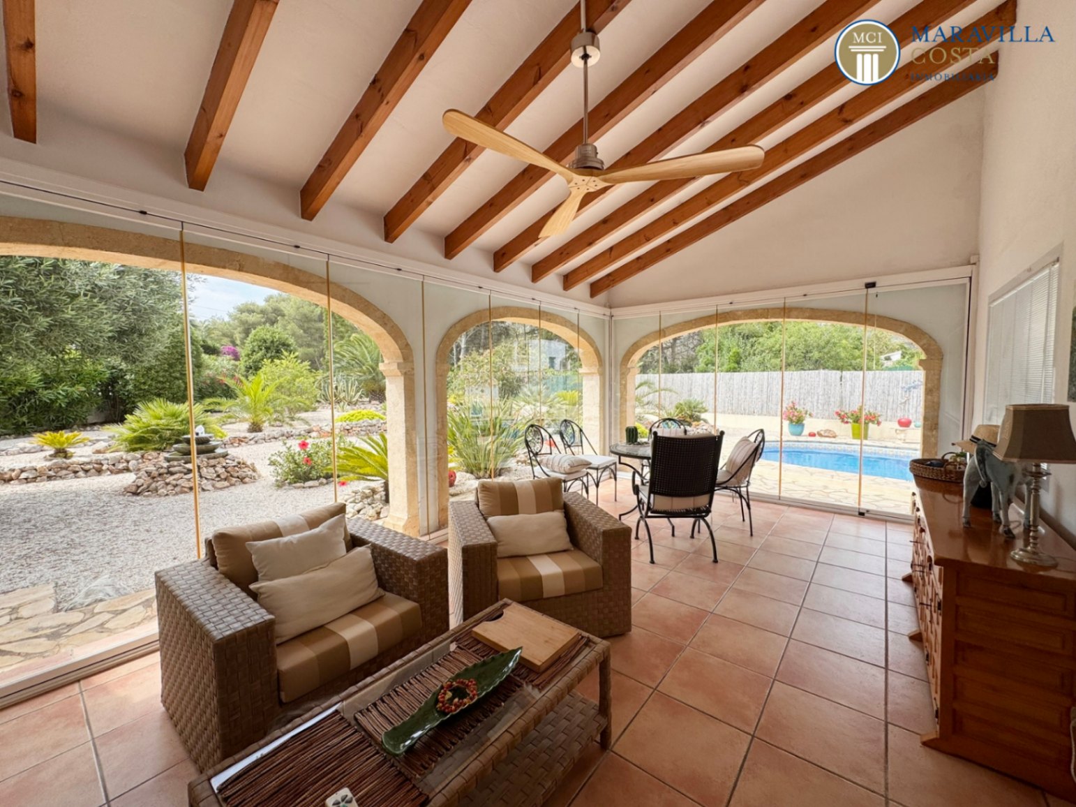 Sonniges Wohlfühlhaus mit mediterranem Garten, Pool und traumhafter Naya im Verkauf in Jávea (Alicante)