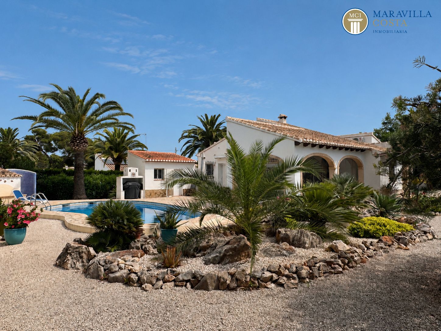 Sonniges Wohlfühlhaus mit mediterranem Garten, Pool und traumhafter Naya im Verkauf in Jávea (Alicante)
