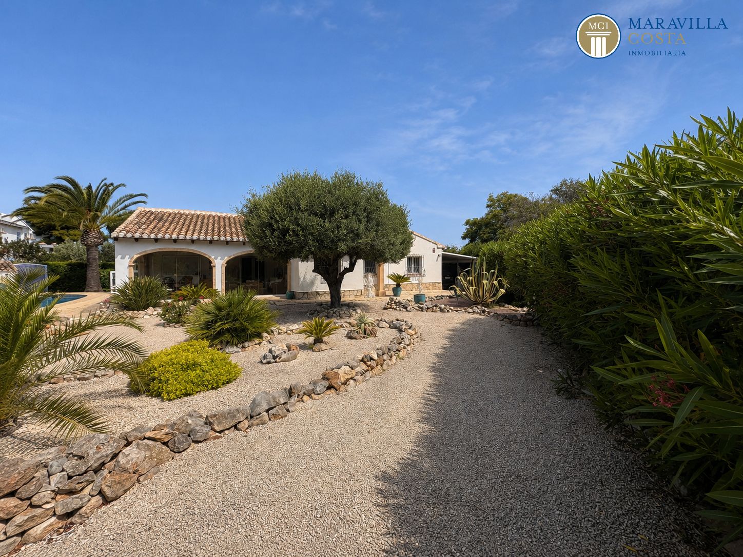 Sonniges Wohlfühlhaus mit mediterranem Garten, Pool und traumhafter Naya im Verkauf in Jávea (Alicante)