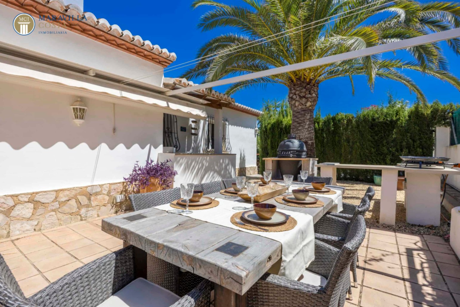 Charmante mediterrane Villa mit Panoramablick.