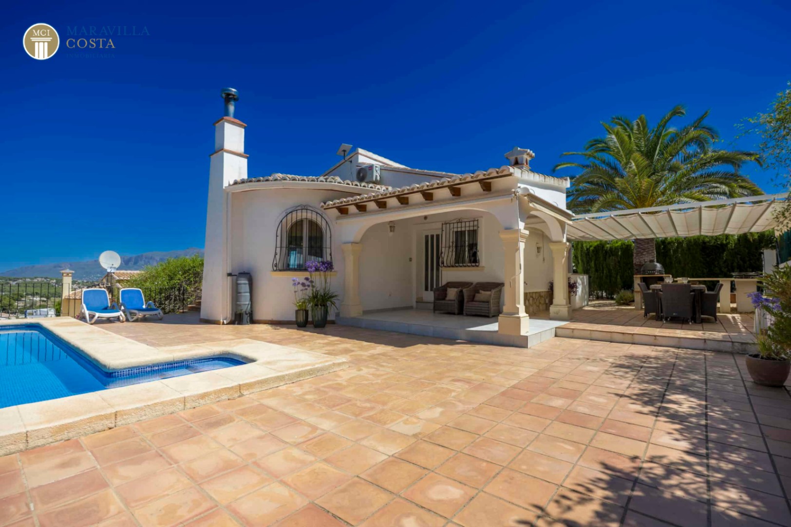 Charmante mediterrane Villa mit Panoramablick.