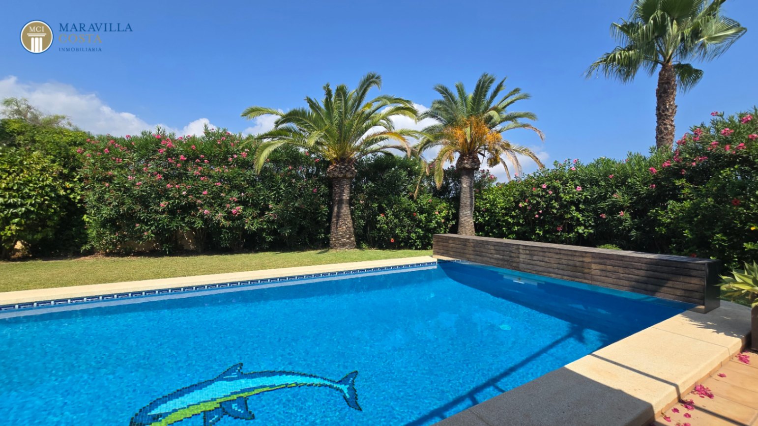 Grosszügige, elegante Villa im mediterranen Stil