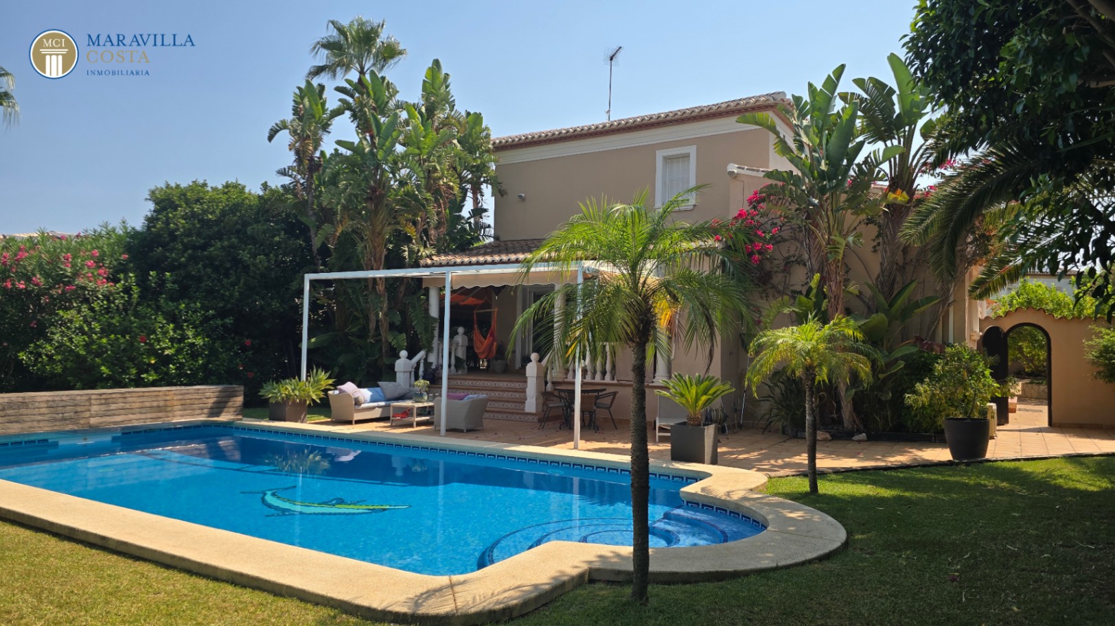 Grosszügige, elegante Villa im mediterranen Stil