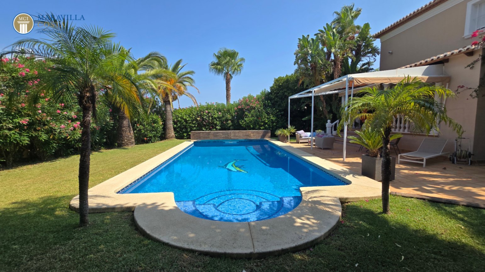 Grosszügige, elegante Villa im mediterranen Stil