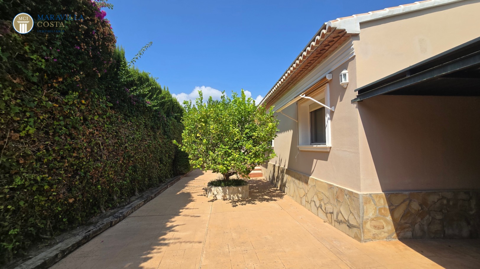 Grosszügige, elegante Villa im mediterranen Stil