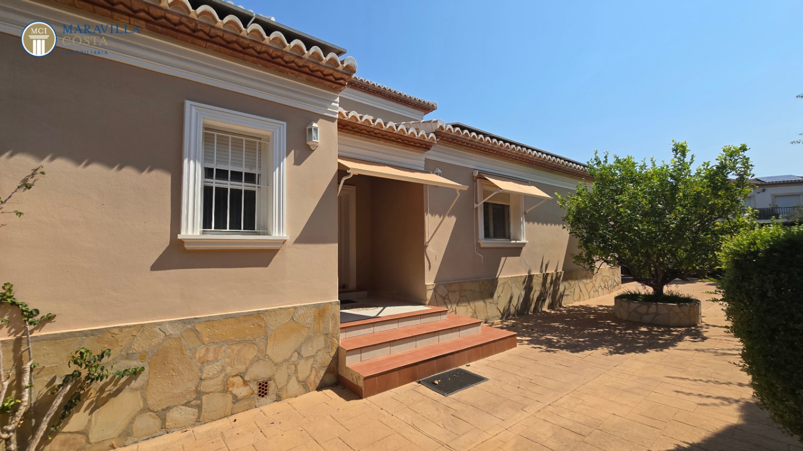 Grosszügige, elegante Villa im mediterranen Stil