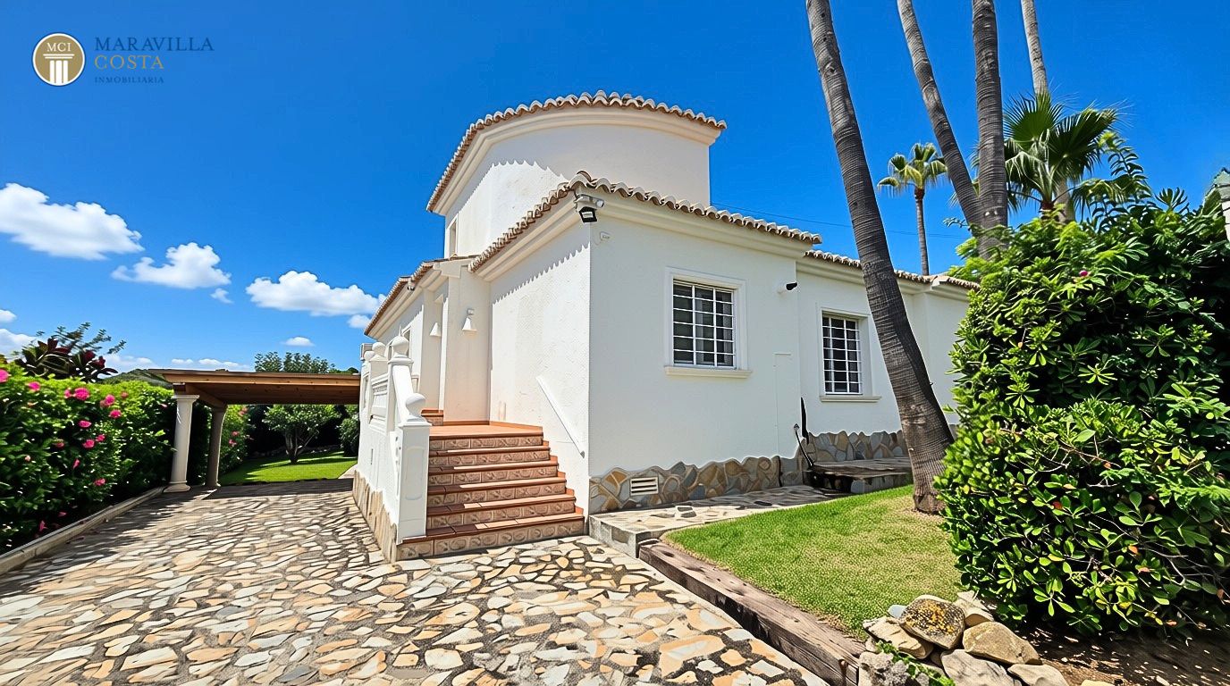 Stilvolle Villa mit Meerblick, Gästehaus und privatem Poolbereich in Jávea