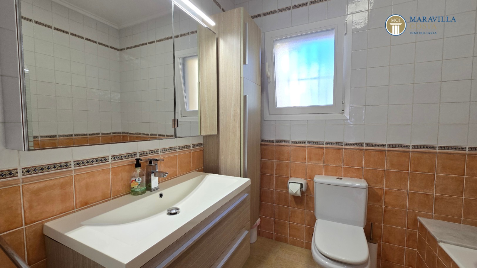  Sehr gepflegtes, mediterranes Haus auf einer Ebene in Jávea zu verkaufen
