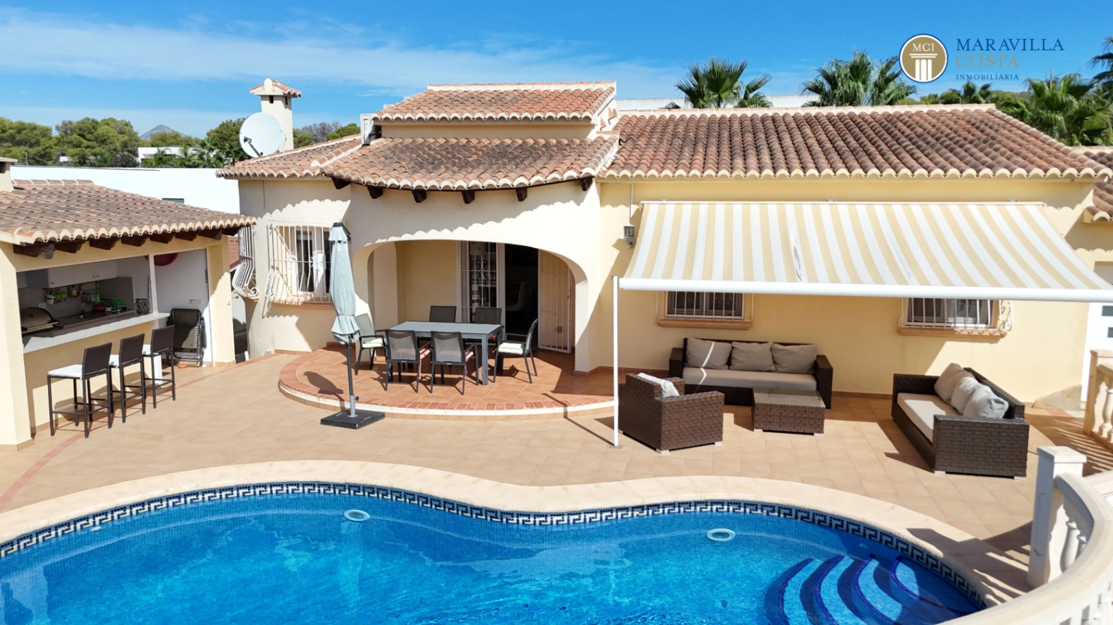  Sehr gepflegtes, mediterranes Haus auf einer Ebene in Jávea zu verkaufen