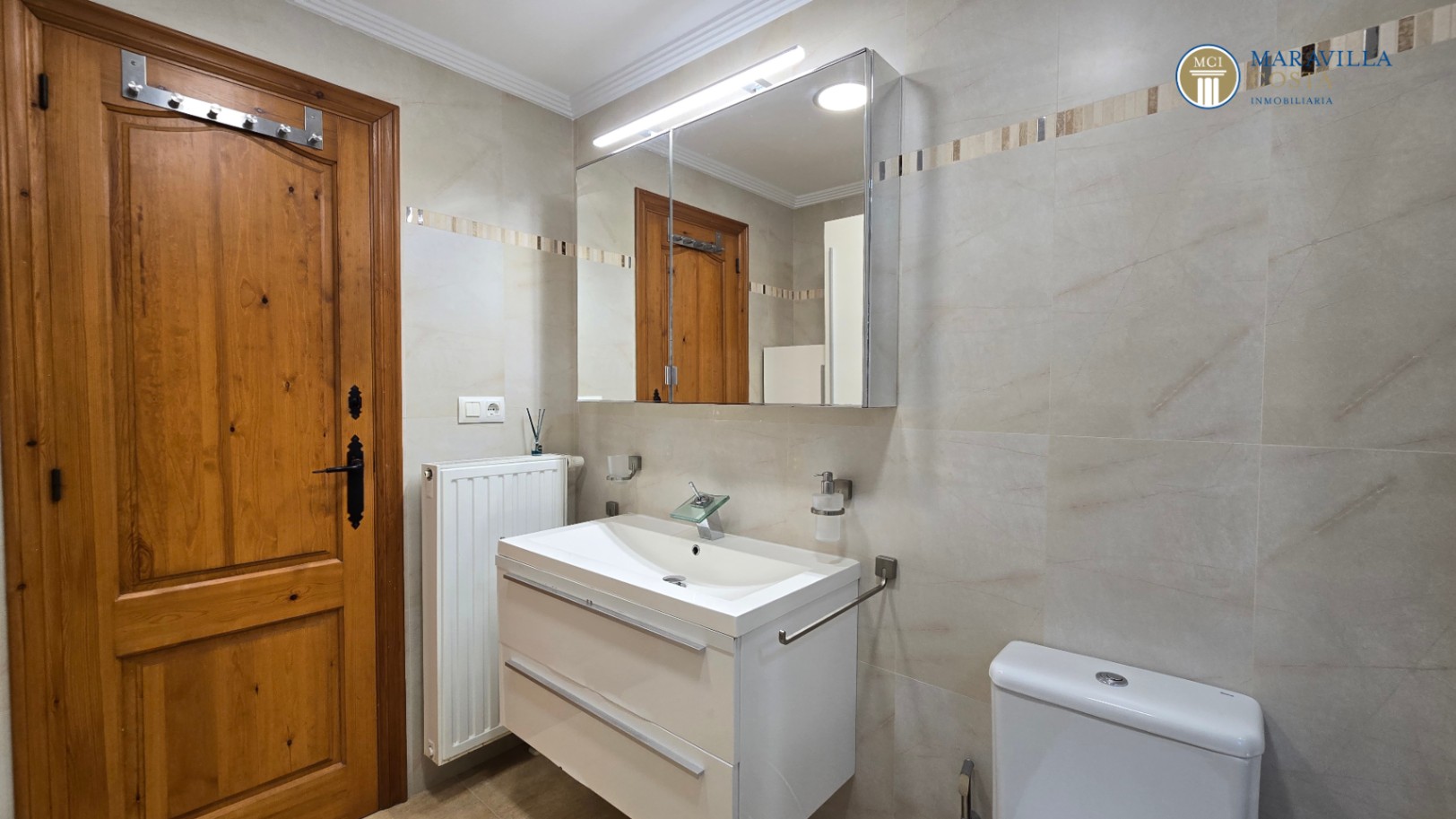  Sehr gepflegtes, mediterranes Haus auf einer Ebene in Jávea zu verkaufen