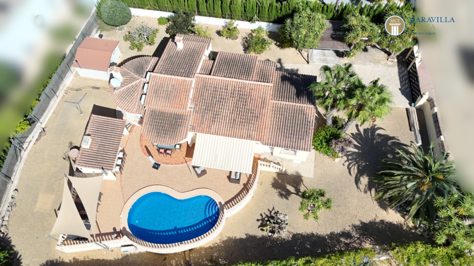  Sehr gepflegtes, mediterranes Haus auf einer Ebene in Jávea zu verkaufen