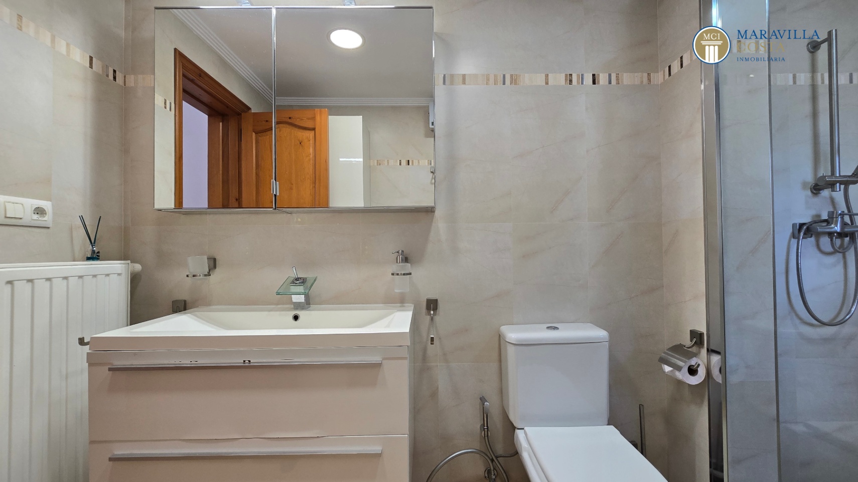  Sehr gepflegtes, mediterranes Haus auf einer Ebene in Jávea zu verkaufen