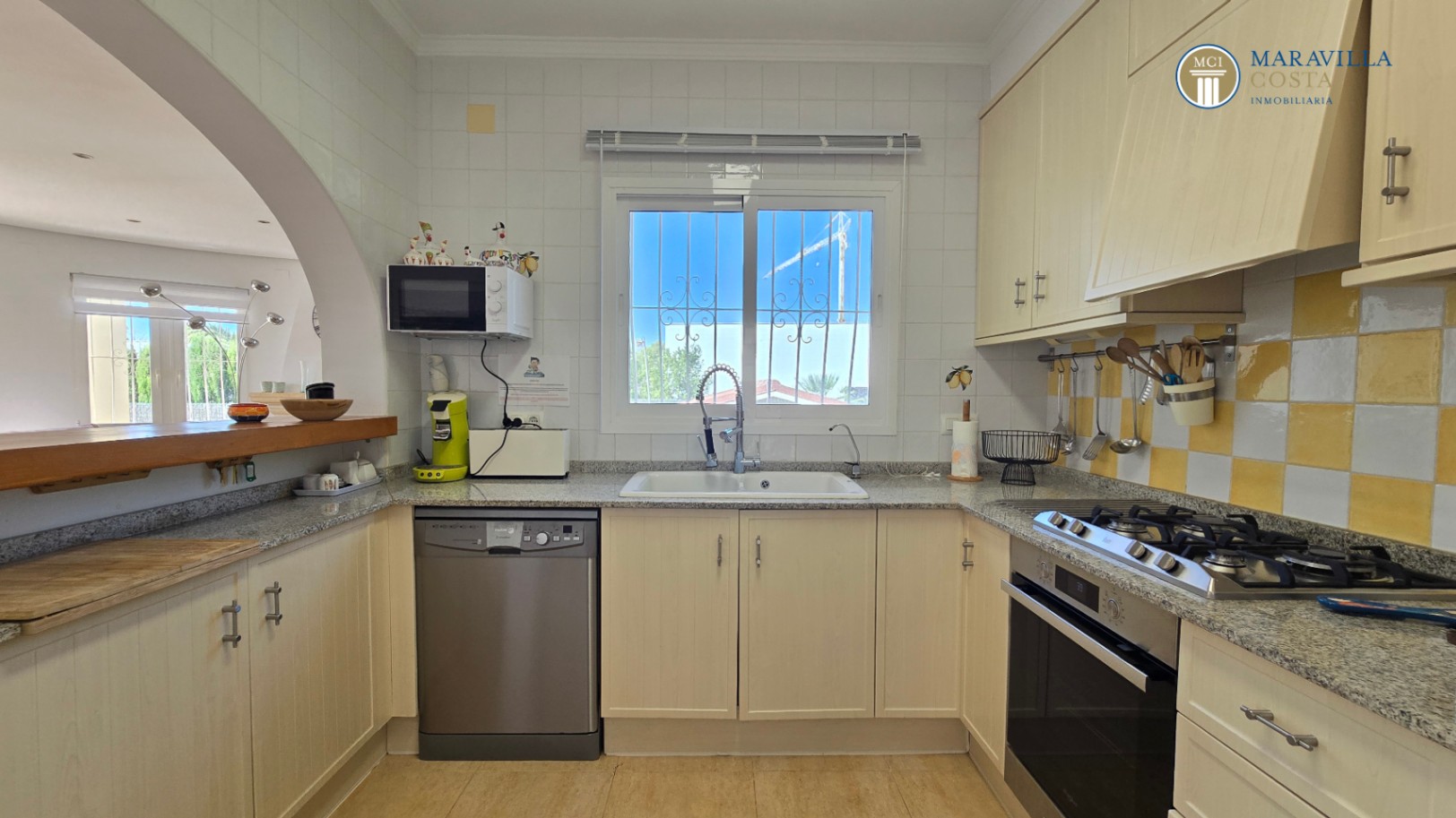  Sehr gepflegtes, mediterranes Haus auf einer Ebene in Jávea zu verkaufen
