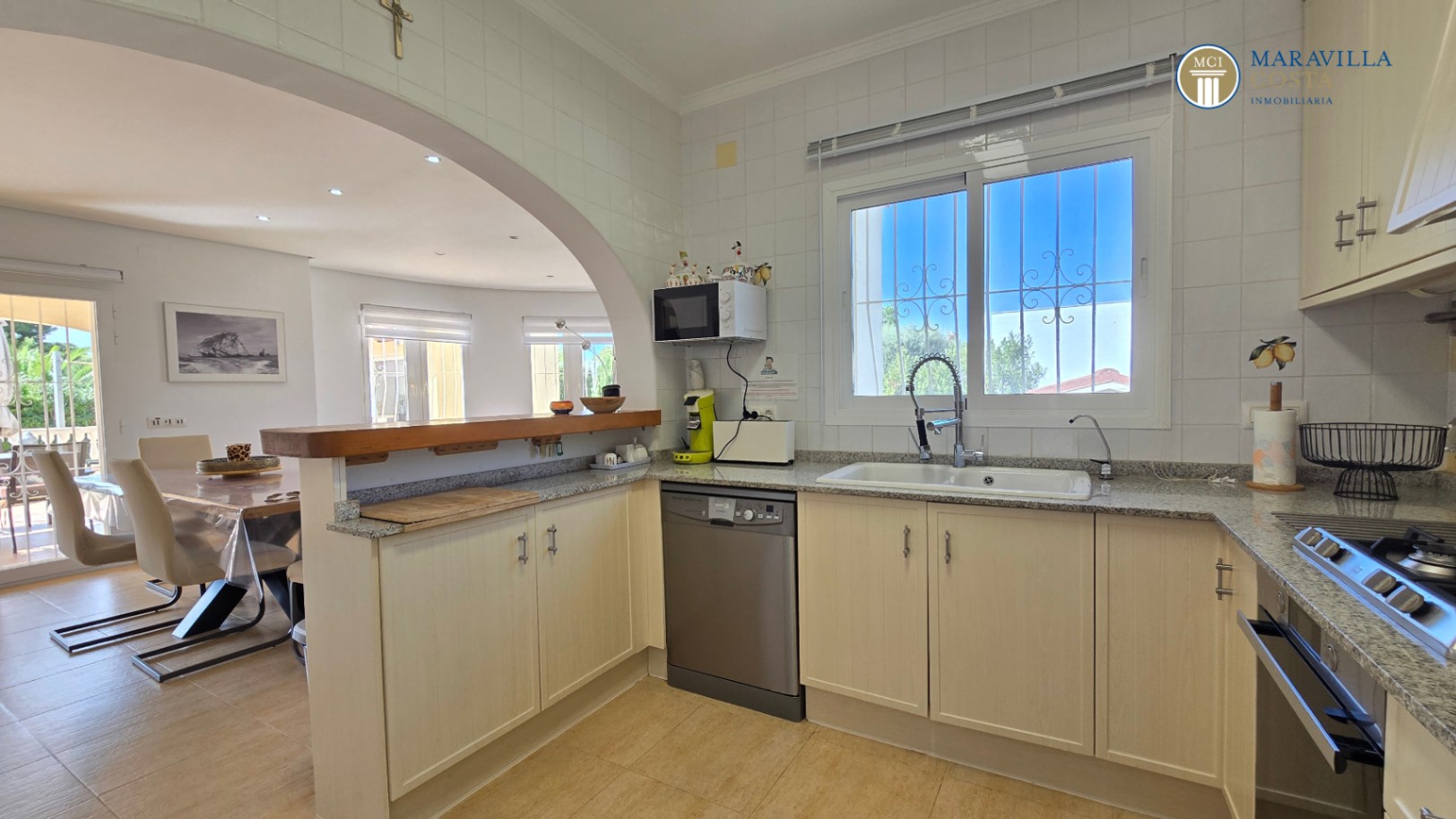  Sehr gepflegtes, mediterranes Haus auf einer Ebene in Jávea zu verkaufen