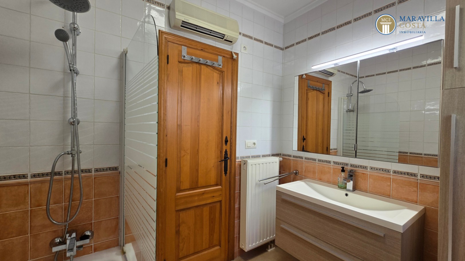  Sehr gepflegtes, mediterranes Haus auf einer Ebene in Jávea zu verkaufen