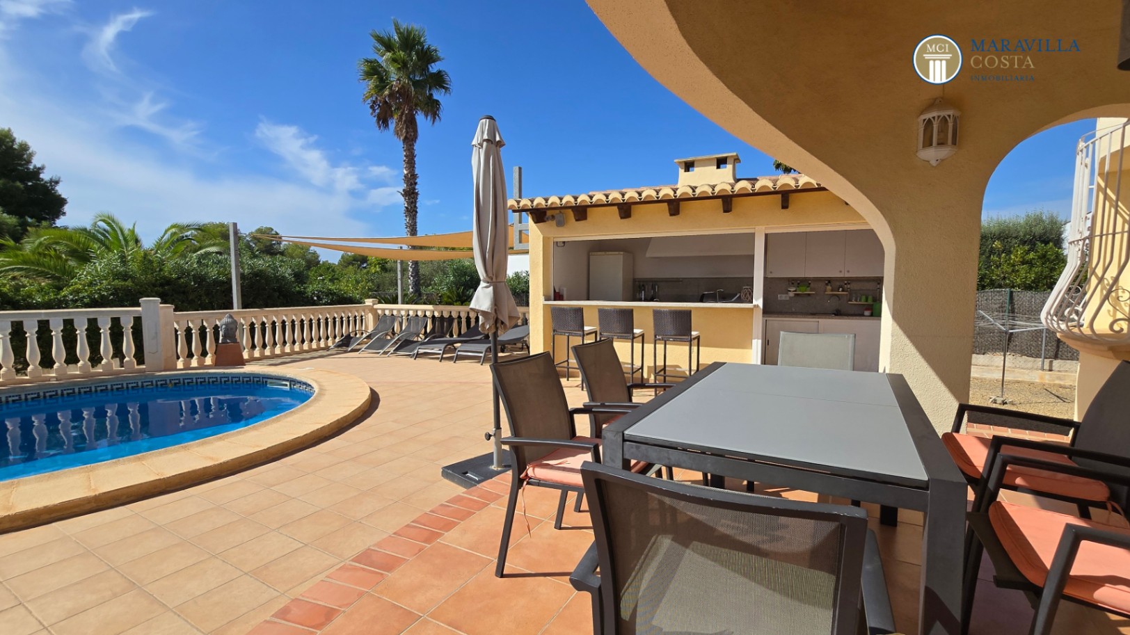  Sehr gepflegtes, mediterranes Haus auf einer Ebene in Jávea zu verkaufen