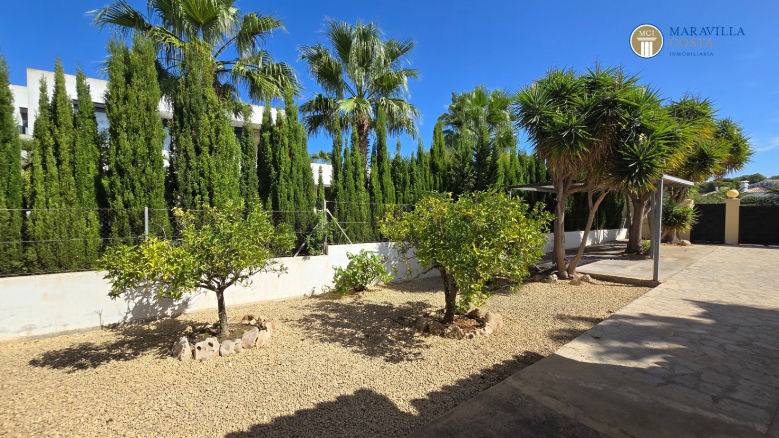  Sehr gepflegtes, mediterranes Haus auf einer Ebene in Jávea zu verkaufen