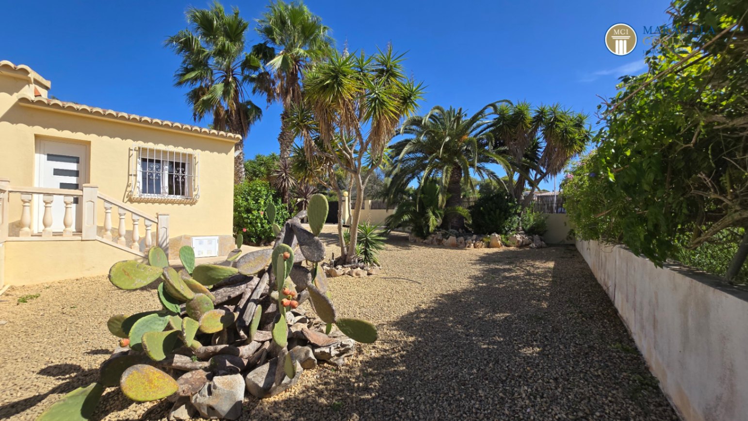  Sehr gepflegtes, mediterranes Haus auf einer Ebene in Jávea zu verkaufen